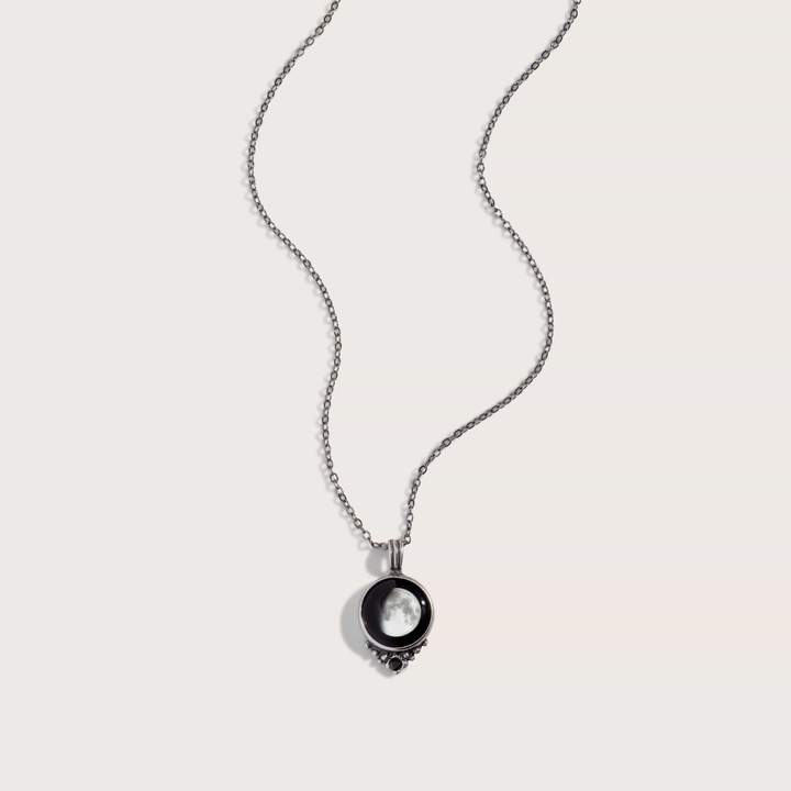 Classic Necklace with Black Swarovski Crystal