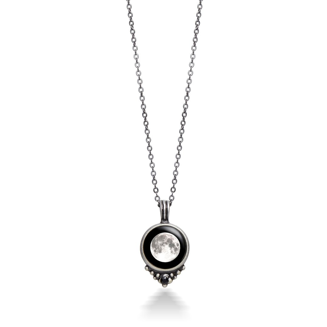 Classic Necklace with Black Swarovski Crystal